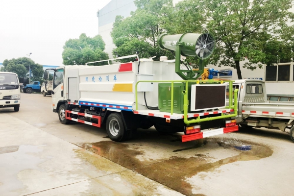 大運多功能抑塵車(5噸、30米霧炮機)