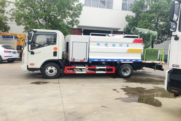 大運多功能抑塵車(5噸、30米霧炮機)