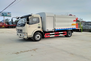 東風(fēng)大多利卡抑塵車(方形6.5噸、30-50米霧炮)