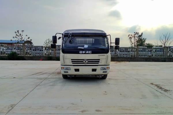 東風(fēng)大多利卡抑塵車(方形6.5噸、30-50米霧炮、單排駕駛室)