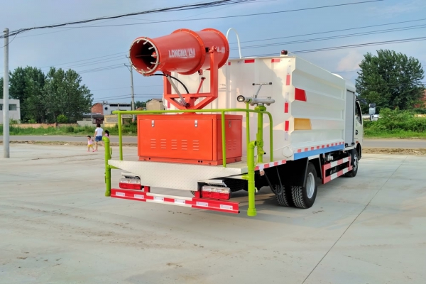 東風(fēng)大多利卡抑塵車(方形6.5噸、30-50米霧炮、單排駕駛室)