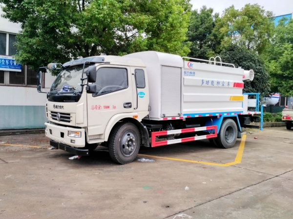 東風大多利卡霧炮車(方形9噸、30-60米噴霧機)