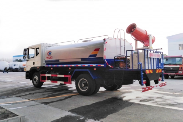 東風(fēng)D9多利卡綠化噴灑車(12立方、30-35米霧炮機(jī))
