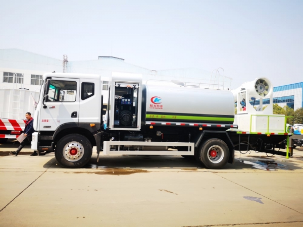 東風(fēng)多利卡D9霧炮車(chē)(圓罐10方、50-100米噴霧機(jī))