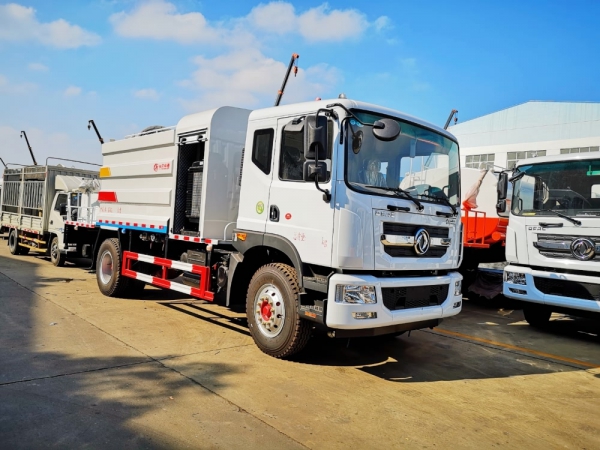 東風(fēng)多利卡D9抑塵車(方罐11方、50-100米霧炮)