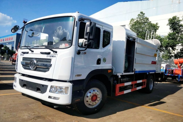 東風(fēng)多利卡D9抑塵車(方形廂體、50-100米霧炮)