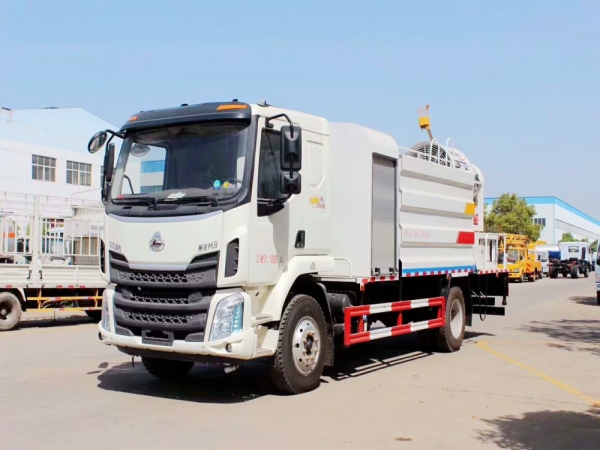 柳汽乘龍抑塵車(11立方、50-100米霧炮機)