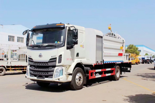 柳汽乘龍抑塵車(50-100米霧炮機)