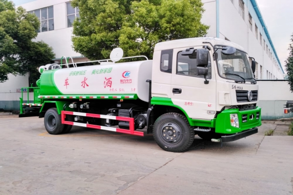 東風(fēng)專(zhuān)底多功能抑塵車(chē)(30-35米霧炮、12噸水罐)