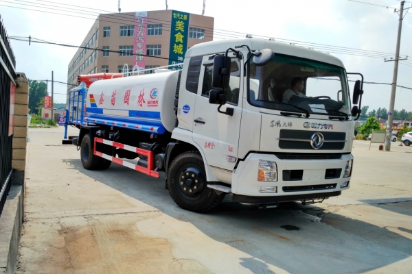 東風(fēng)天錦多功能灑水抑塵車(12立方、30米噴霧機(jī))