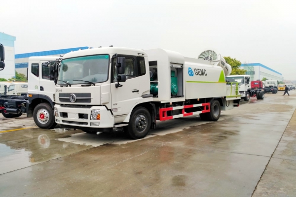 東風(fēng)天錦抑塵車(圓弧形罐體、50-100米霧炮機(jī))