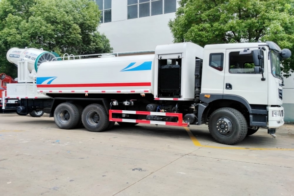 東風(fēng)T5后雙橋多功能抑塵車(chē)(60-120米霧炮)