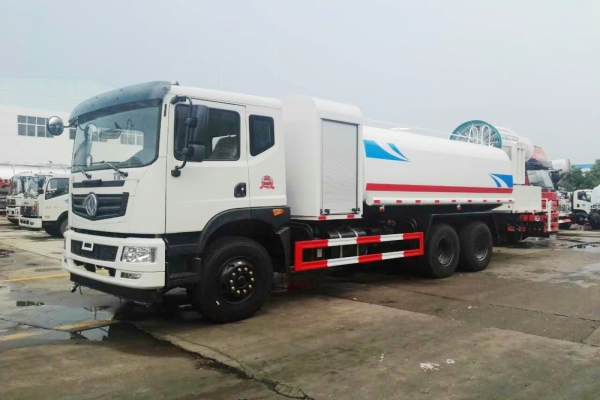 東風(fēng)T5后雙橋多功能抑塵車(chē)(60-120米霧炮)