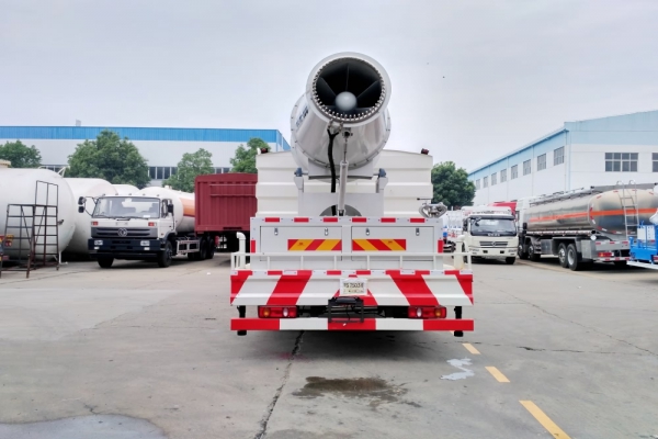 東風天錦抑塵車(方形廂體、50-100米噴霧機)