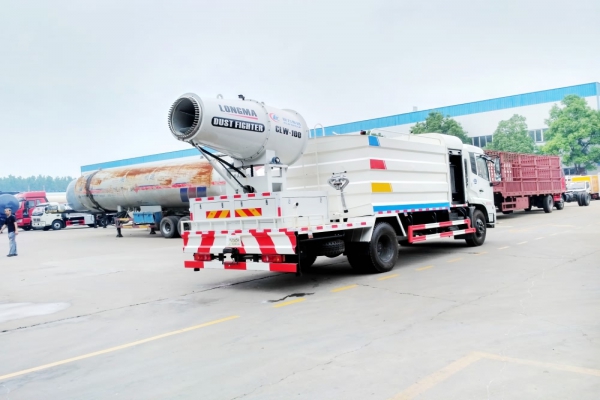 東風(fēng)天錦霧炮車(方形外觀、50-100米噴霧機(jī))