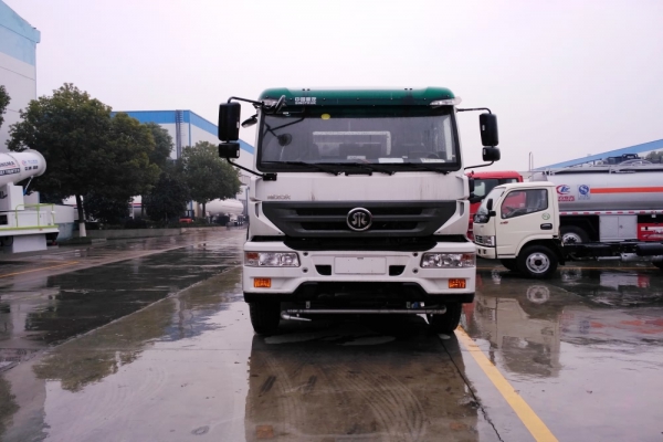 重汽斯太爾后雙橋抑塵車(60-120米霧炮機)