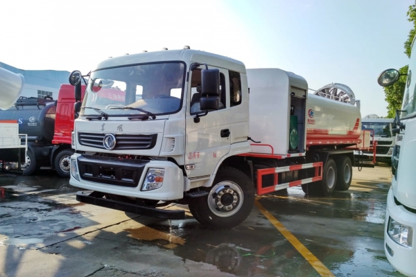 東風隨專后雙橋抑塵車(60-120米霧炮機)