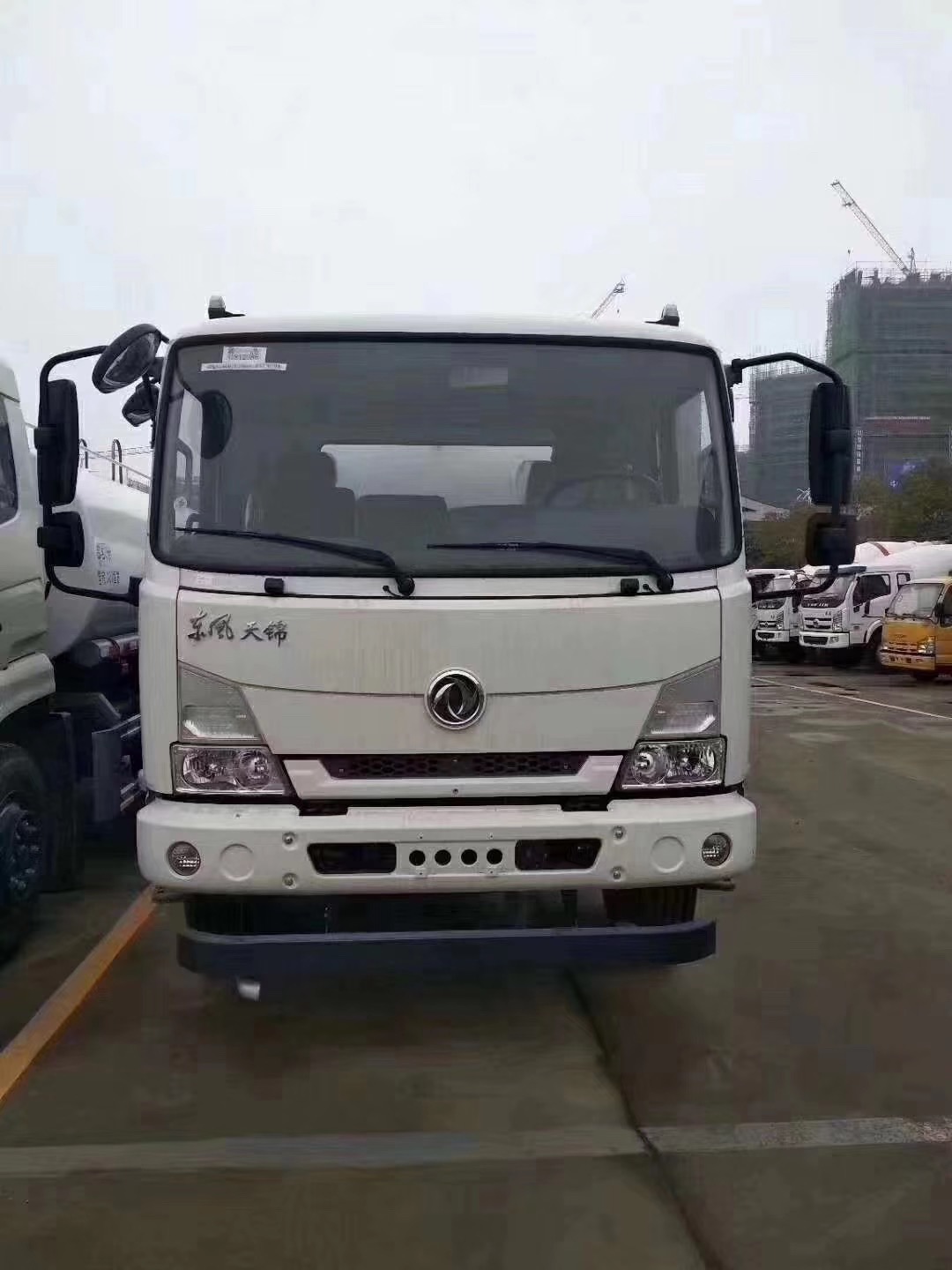 新款東風(fēng)天錦KS洗掃車