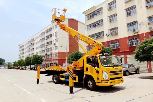 國六江鈴凱銳直臂式22米高空作業(yè)車圖片