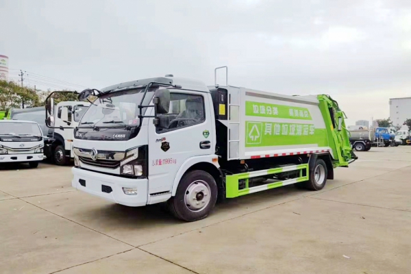東風(fēng)大多利卡國六垃圾壓縮車圖片