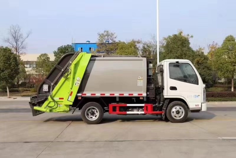 凱馬國六小型壓縮式垃圾車圖片