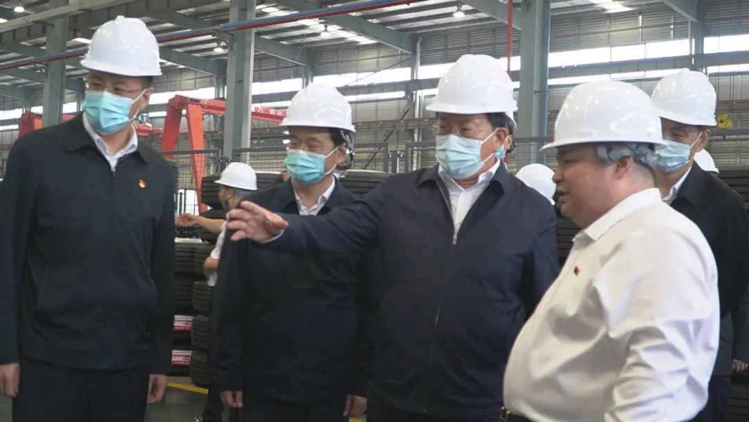 湖北省**副**、**王忠林帶領省市領導視察程力（曾都）汽車工業(yè)園新廠基地建設情況