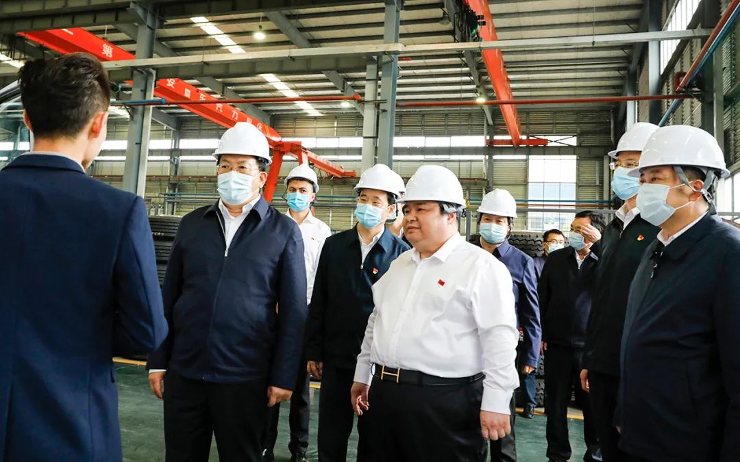 湖北省**副**、**王忠林帶領省市領導視察程力（曾都）汽車工業(yè)園新廠基地建設情況