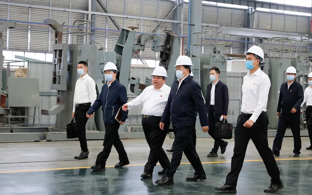 湖北省**副**、**王忠林帶領省市領導視察程力（曾都）汽車工業(yè)園新廠基地建設情況